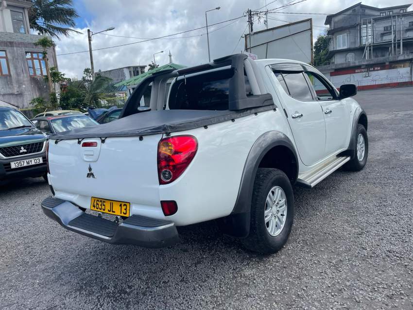 4x4 Mitsubishi L200 Year 13  - 2 - Pickup trucks (4x4 & 4x2)  on Aster Vender