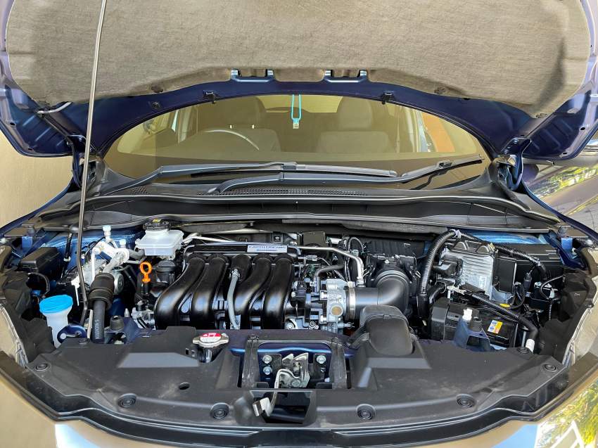 Honda Vezel RS Sensing Hybrid - SUV Cars at AsterVender