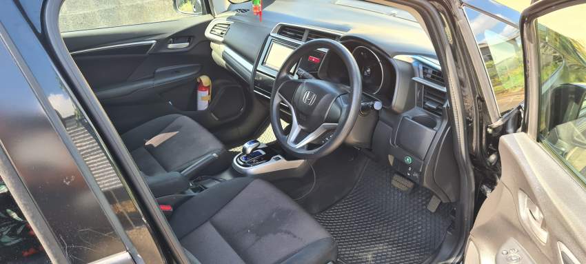 Honda fit new model black - 2 - Compact cars  on Aster Vender