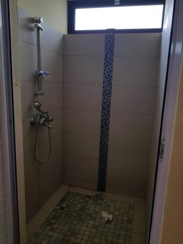 2 SEMI FURNIDHED  APARTMENTS ON SALE AT PEREYBERE - RS 4 M NEG EACH - 1 - Apartments  on Aster Vender