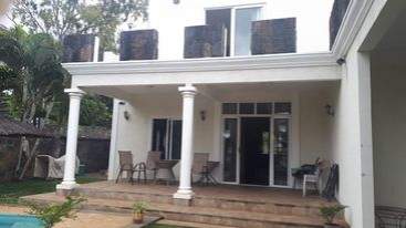 VILLA ON SALE AT ROCHE NOIRES- RS 7.2 M NEG - 3 - Villas  on Aster Vender