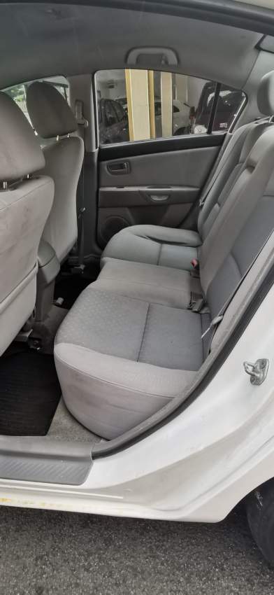 MAZDA AXELA YR ZU 05  - 5 - Family Cars  on Aster Vender