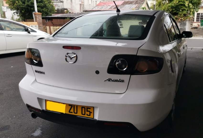 MAZDA AXELA YR ZU 05  - 6 - Family Cars  on Aster Vender