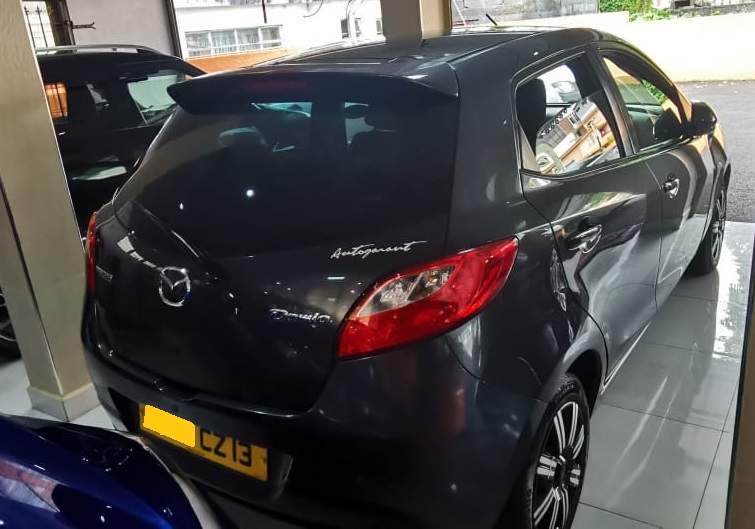 MAZDA DEMIO YR CZ 13  - 6 - Family Cars  on Aster Vender