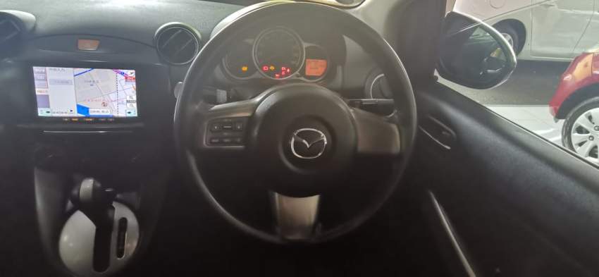 MAZDA DEMIO YR CZ 13  - 1 - Family Cars  on Aster Vender