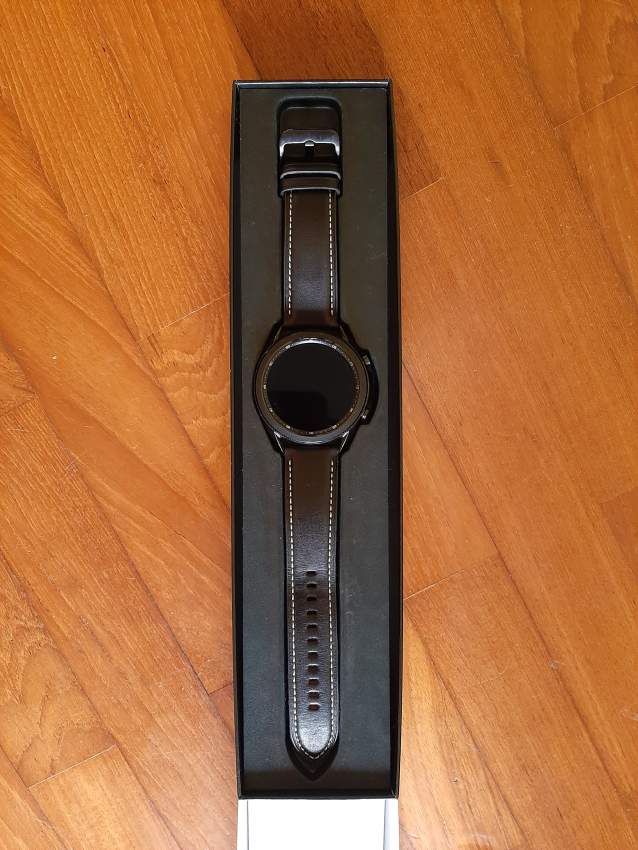 Samsung Galaxy Watch 3 (45mm) - 0 - Smartwatch  on Aster Vender