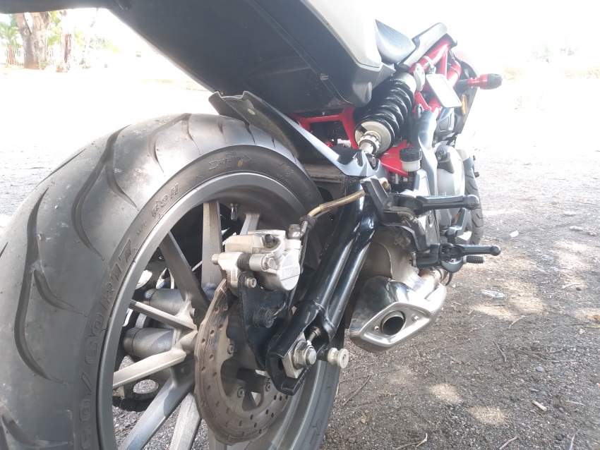 Benelli TNT 300 - 3 - Roadsters  on Aster Vender