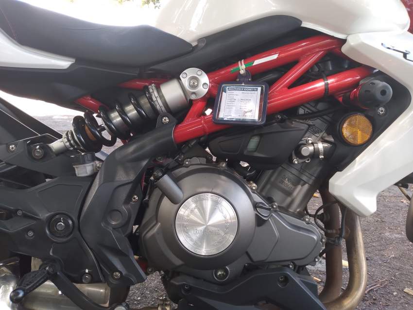 Benelli TNT 300 - 4 - Roadsters  on Aster Vender