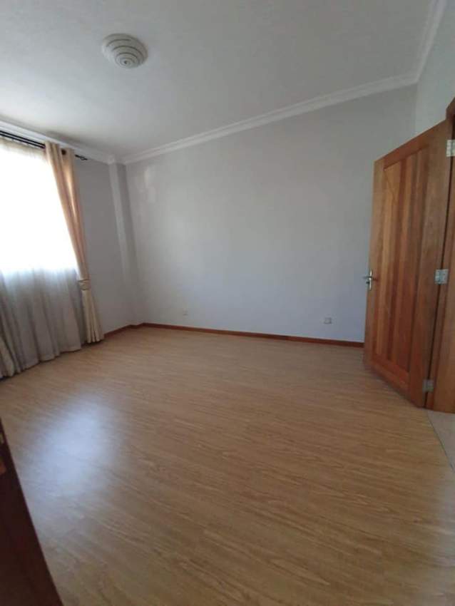 APARTMENT ON SALE AT BEAU BASSIN- RS 4.6M NEG - 1 - Apartments  on Aster Vender