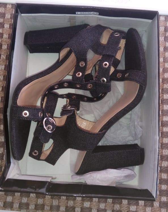 Shoe-la-la heels worn only once  - 2 - Women's shoes (ballet, etc)  on Aster Vender