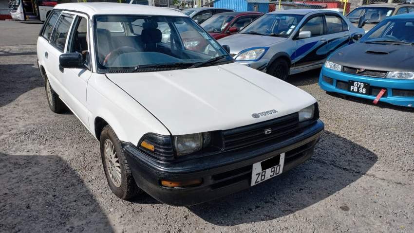 Toyota Corolla Autovan Year 90  - 4 - Family Cars  on Aster Vender