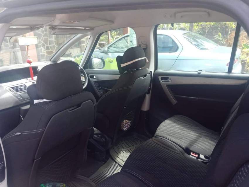 Urgent sale - 5 - Family Cars  on Aster Vender