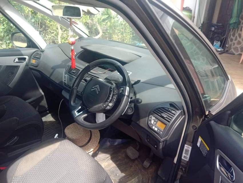 Urgent sale - 4 - Family Cars  on Aster Vender