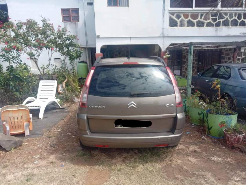 Urgent sale - 3 - Family Cars  on Aster Vender