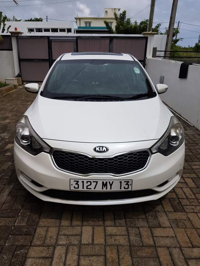 Kia Cerato Sedan for Sale full options Year 2013 - 0 - Family Cars  on Aster Vender
