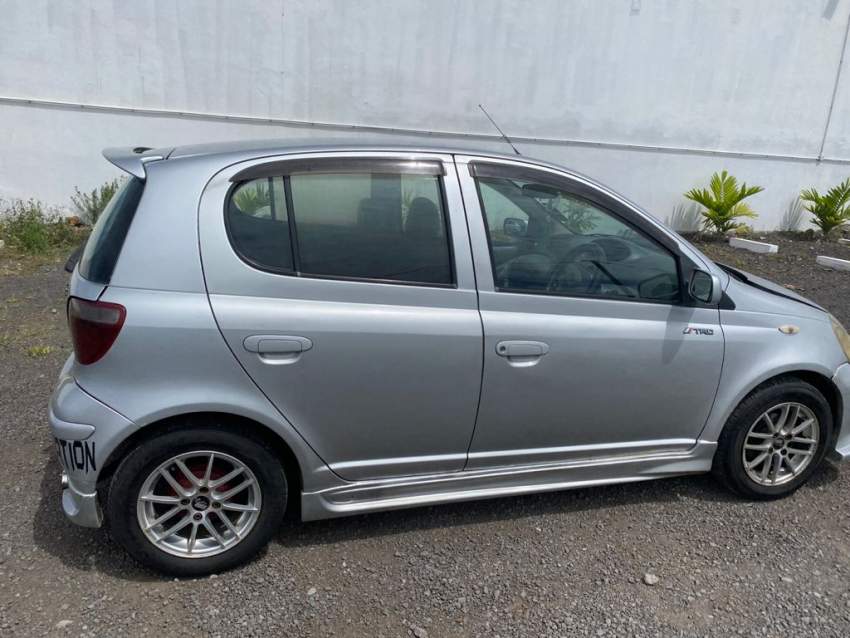 Toyota Vitz Manual Year 1999 - 1 - Compact cars  on Aster Vender