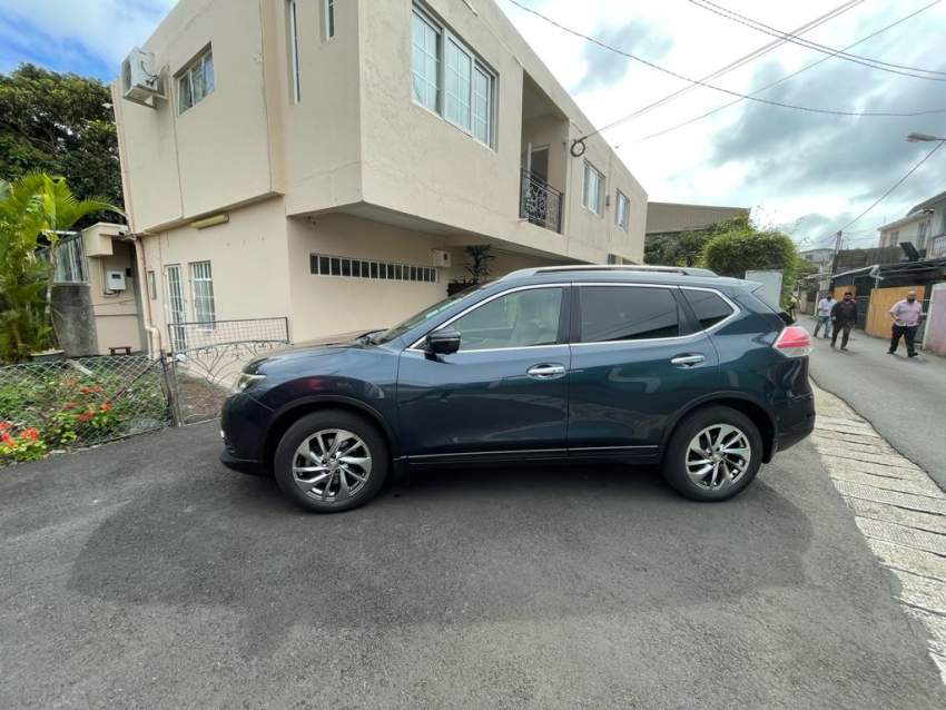 Second- hand Nissan X-Trail - 1 - SUV Cars  on Aster Vender