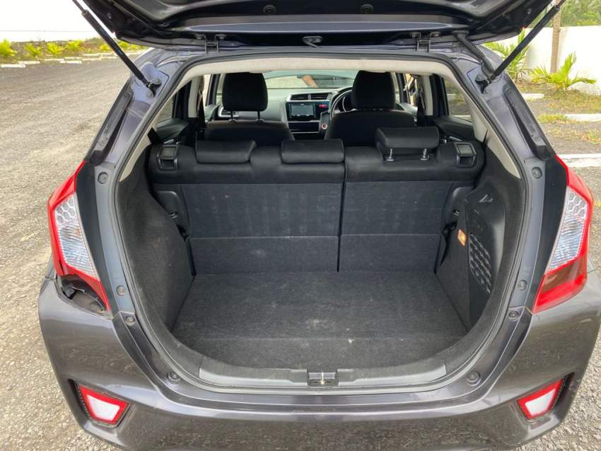 Honda Fit Hybrid  - 2 - Family Cars  on Aster Vender