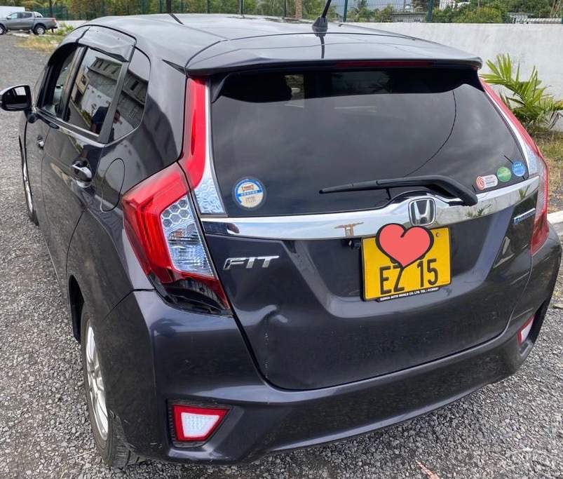 Honda Fit Hybrid  - 1 - Family Cars  on Aster Vender