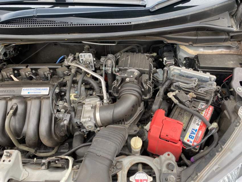 Honda Fit Hybrid  - 3 - Family Cars  on Aster Vender