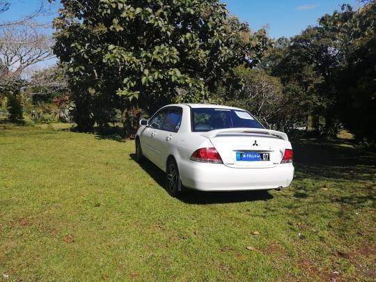Mitsubishi Lancer Glx  - 1 - Family Cars  on Aster Vender