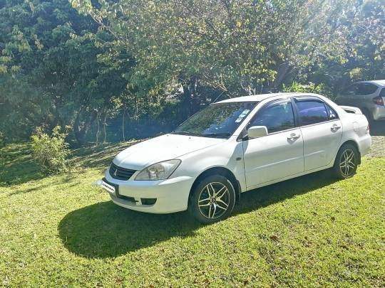 Mitsubishi Lancer Glx  - 2 - Family Cars  on Aster Vender