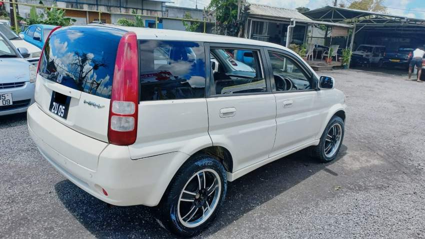 Honda CR-V Year 05  - 1 - SUV Cars  on Aster Vender