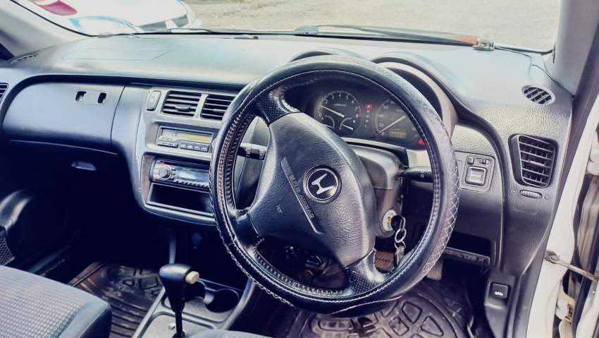 Honda CR-V Year 05  - 3 - SUV Cars  on Aster Vender