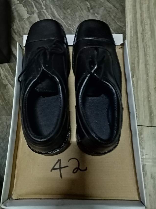 Safety shoes  - 1 - Other building materials  on Aster Vender