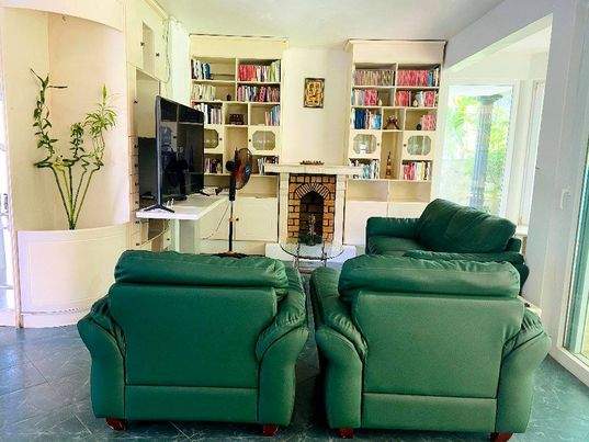 FULLY FURNISHED HOUSE ON SALE AT RIAMBEL- RS 10 M NEG - 5 - House  on Aster Vender