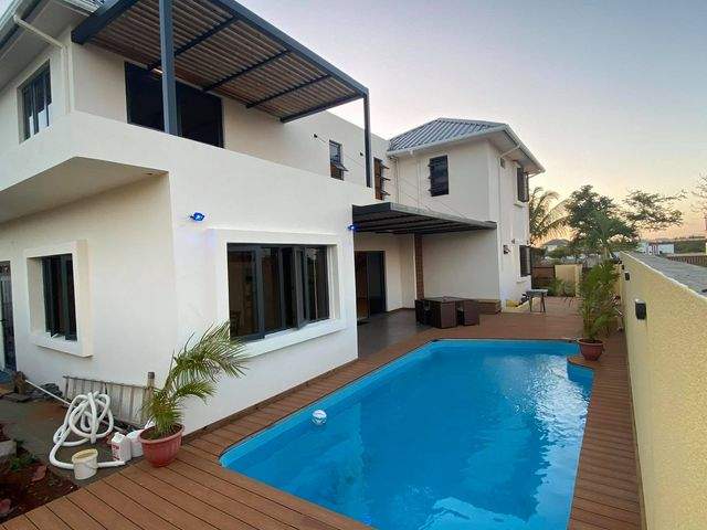 VILLA ON SALE IN POINTE AUX PIMENTS, MORC HARMONY - Rs 22 M neg on Aster Vender