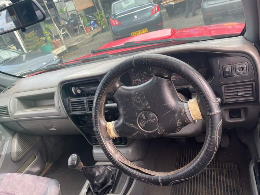 Isuzu KB300 Year 03  - 4 - Pickup trucks (4x4 & 4x2)  on Aster Vender