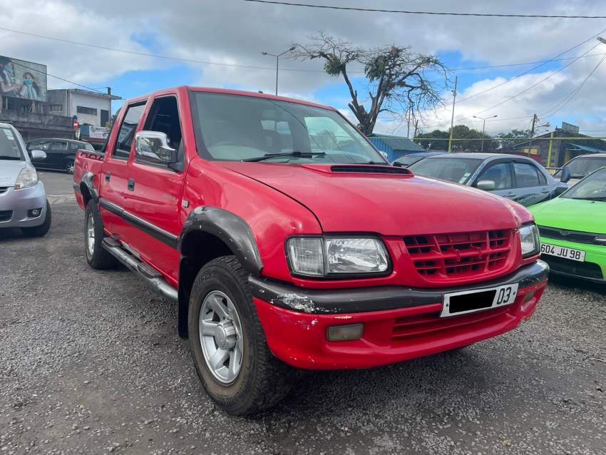 Isuzu KB300 Year 03  - 0 - Pickup trucks (4x4 & 4x2)  on Aster Vender