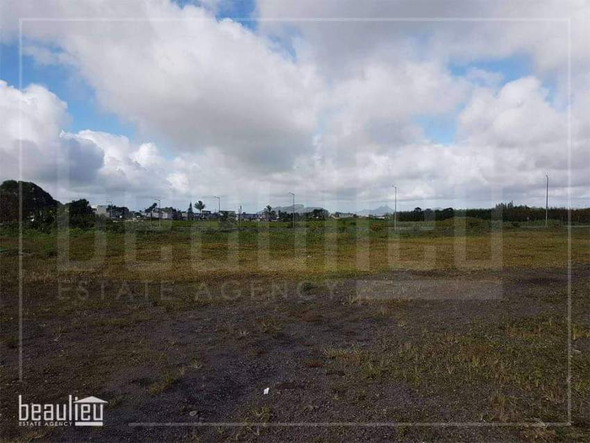 * 2 Arpents Residential & Commercial land, Quartier Militaire * - 0 - Land  on Aster Vender