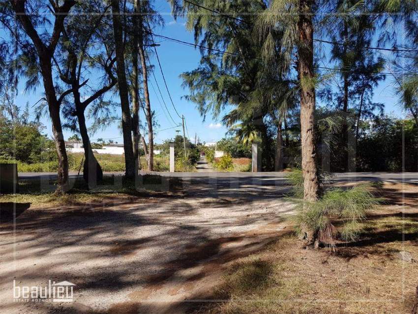 *41 Perches & 47 Perches Residential lands, Pointe aux Piments * - 1 - Land  on Aster Vender