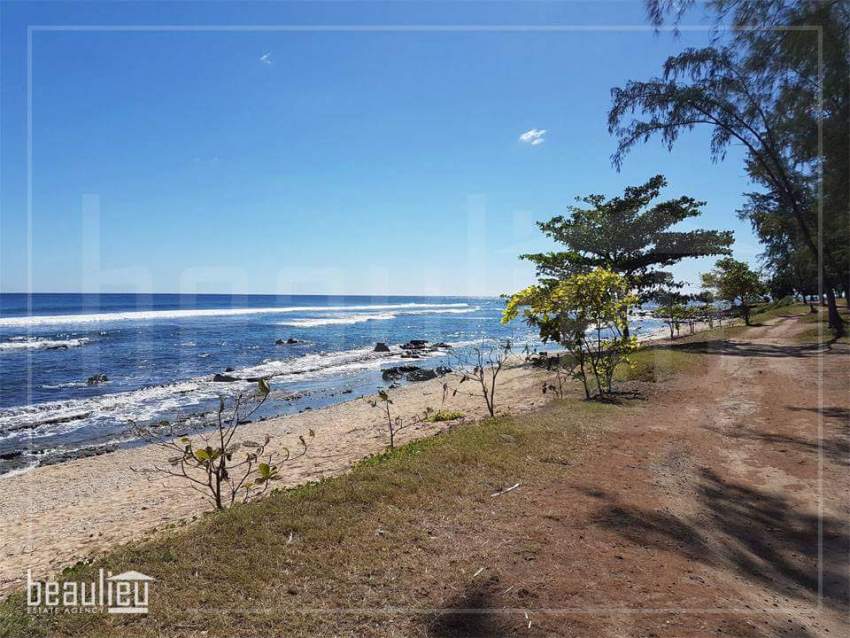 *41 Perches & 47 Perches Residential lands, Pointe aux Piments * - 2 - Land  on Aster Vender