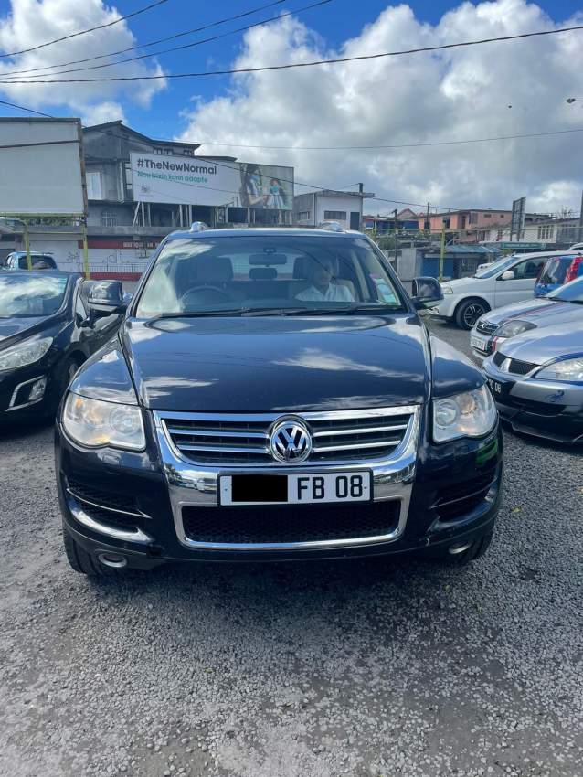Volkswagen Touareg Year 08  - 3 - SUV Cars  on Aster Vender