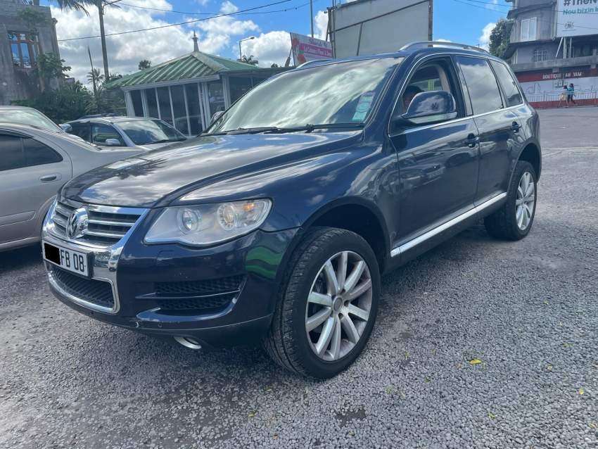 Volkswagen Touareg Year 08  - 0 - SUV Cars  on Aster Vender