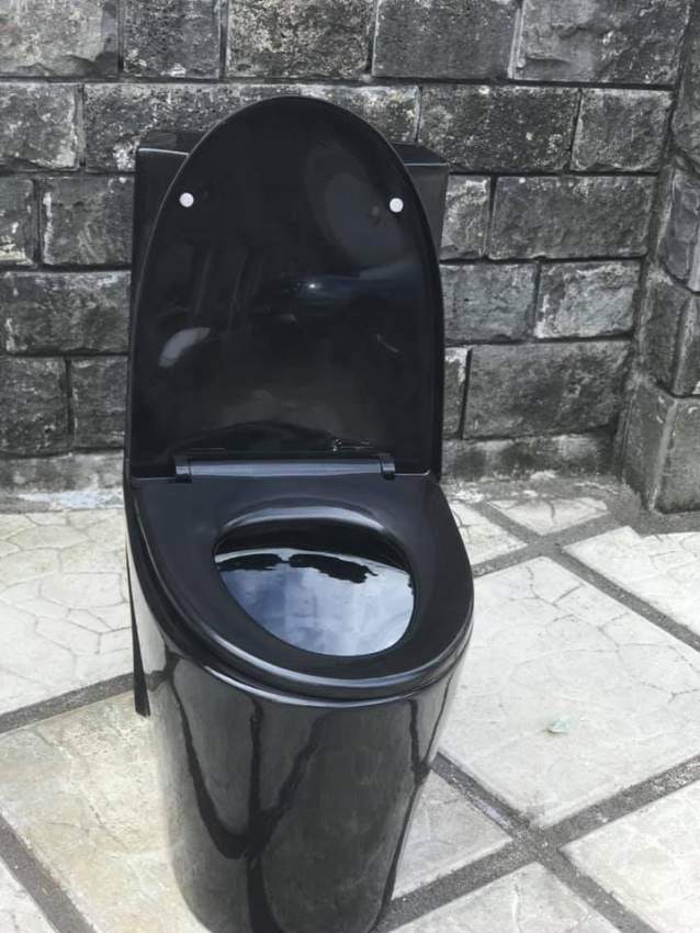 Toilet in black # M6H - 0 - Bathroom  on Aster Vender