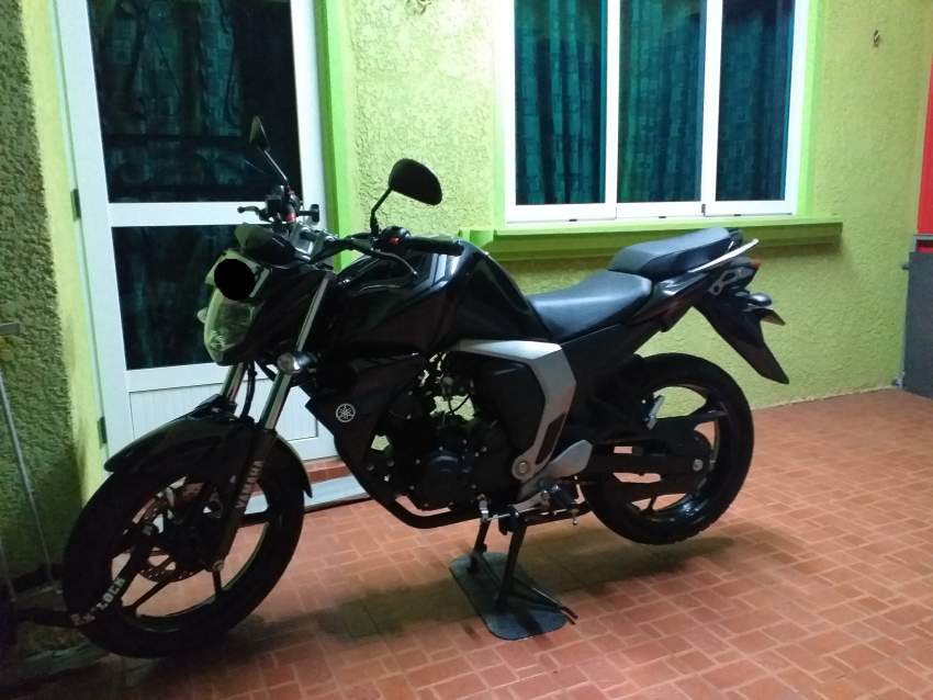 Yamaha FZN150  - 1 - Roadsters  on Aster Vender