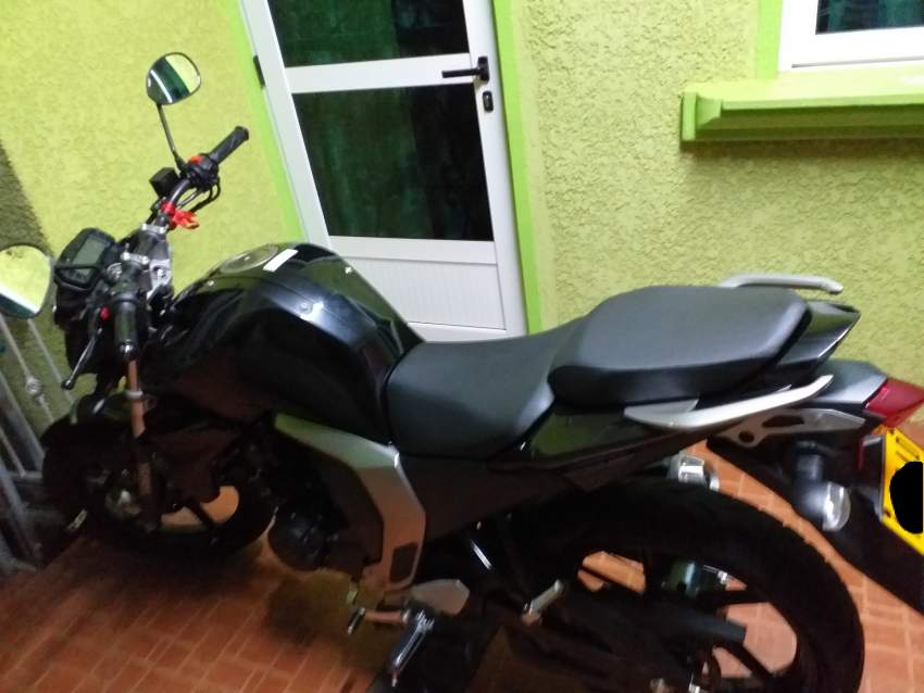 Yamaha FZN150  - 2 - Roadsters  on Aster Vender