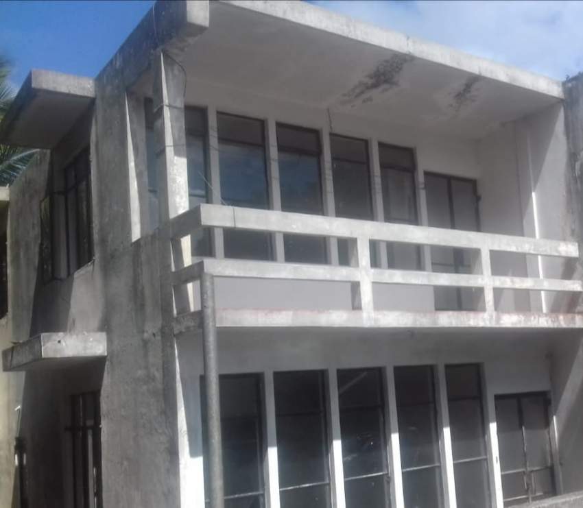 2 Maison à vendre à Rose Hill - 4 chambres - 70 toises - 0 - House  on Aster Vender