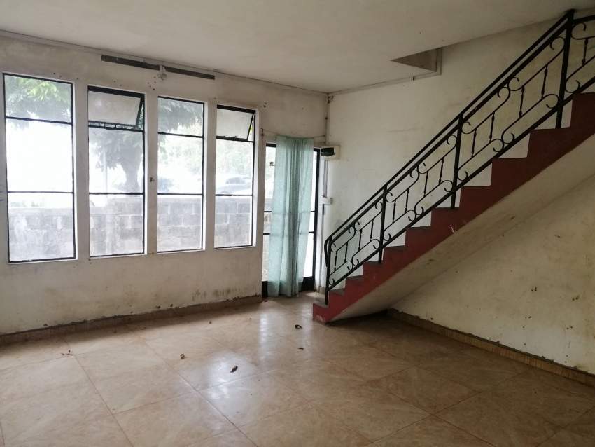 2 Maison à vendre à Rose Hill - 4 chambres - 70 toises - 3 - House  on Aster Vender