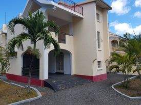 BUNGALOW ON SALE AT FLIC EN FLAC- RS 13 M NEG - 0 - Apartments  on Aster Vender