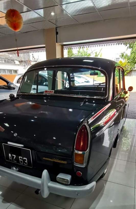 VINTAGE CAR NISSAN BLUE BIRD  - 7 - Family Cars  on Aster Vender