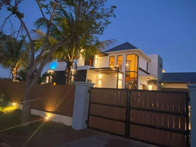 VILLA ON SALE IN POINTE AUX PIMENTS, MORC HARMONY - RS 22000000 - 0 - Villas  on Aster Vender