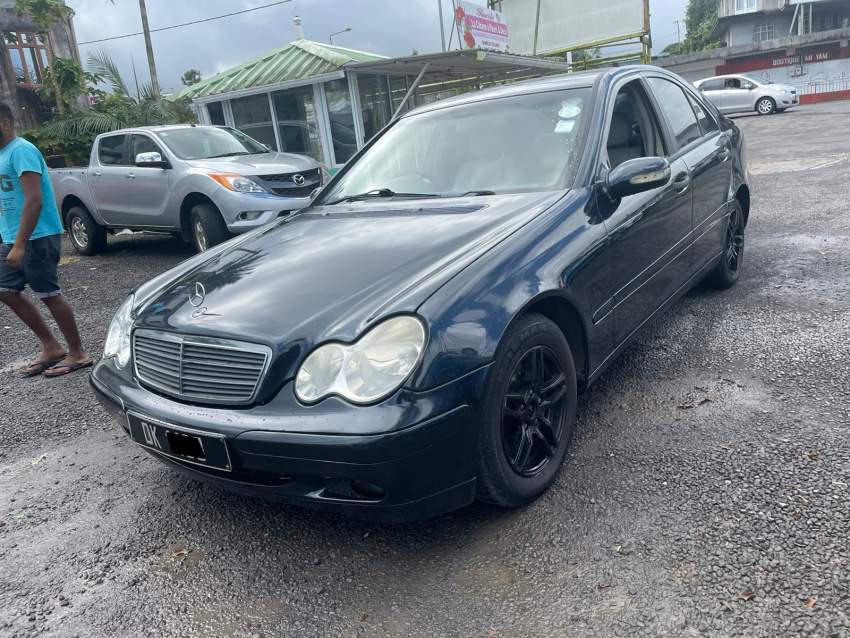 Mercedes C180 Year 00  - 2 - Family Cars  on Aster Vender