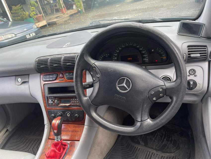 Mercedes C180 Year 00  - 1 - Family Cars  on Aster Vender