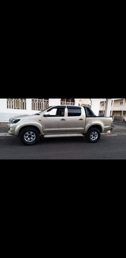Toyota hilux  at AsterVender