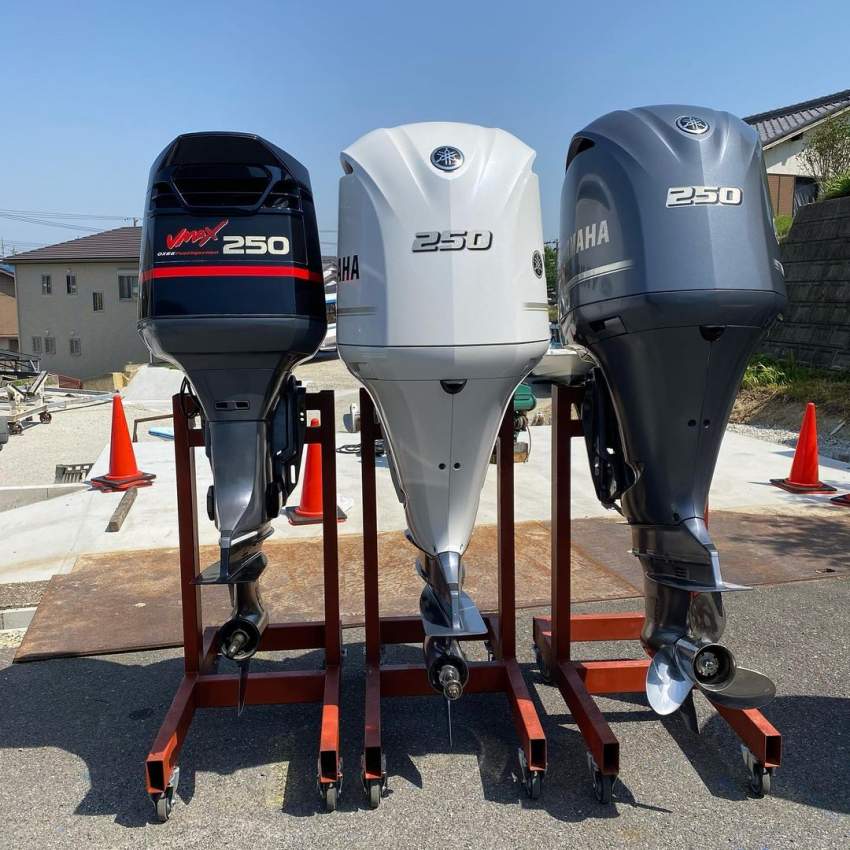 We sell NEW and USED MODEL OF OUTBOARD MOTOR ENGINES WhatsApp  ‪+17203 - 3 - Boat engines  on Aster Vender